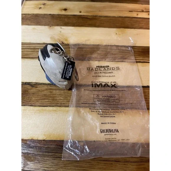 Predator Badlands Movie (2025) Keychain IMAX Fan Event Opening Night New in bag