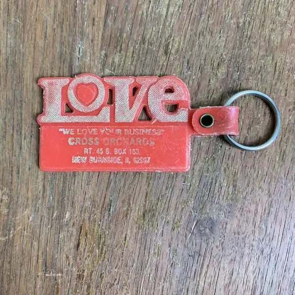 Vintage retro 70s 80s LOVE plastic keychain Cross Orchards New Burnside Illinois