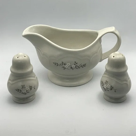 Vintage‎ Pfaltzgraff Gravy Boat Salt & Pepper 3 Pc Set-Retired Heirloom Pattern