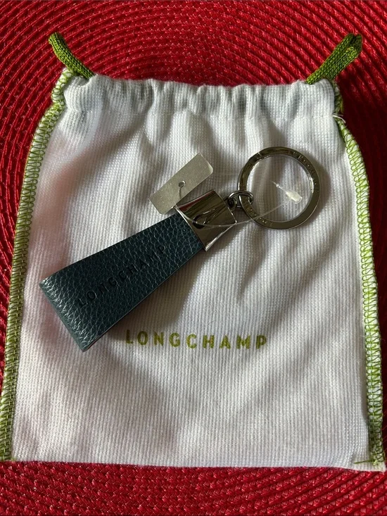 Longchamp Pebbled Leather Keyring with Silver Hardware and DUST BAG. NWOT