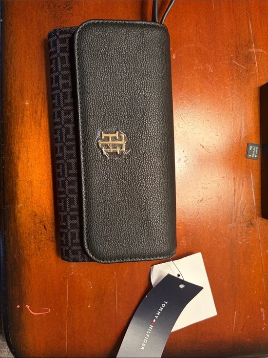 Tommy Hilfiger Black Card Holder Clutch with Metal Logo
