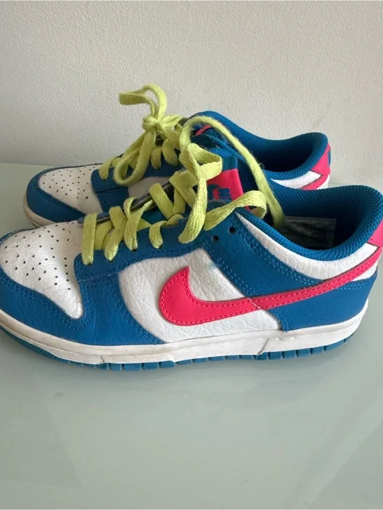 Nike Kids Low-Top Boots in Blue, White, Pink & Neon Yellow