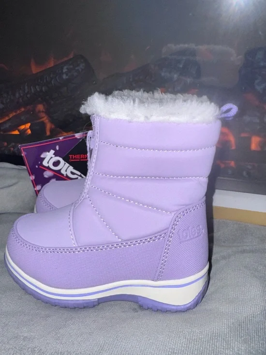 Totes girls purple snow boots with white fur lining #winterboots #kids
