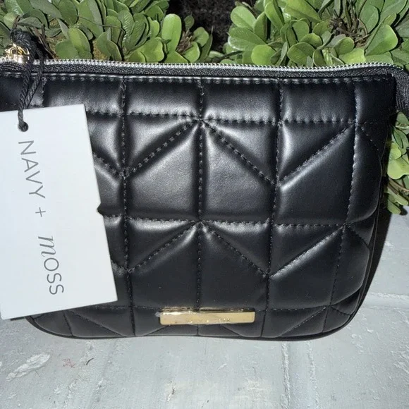 Navy + Moss Black Quilted Faux Leather Cosmetic Bag With Gold-tone‎ Bar 7