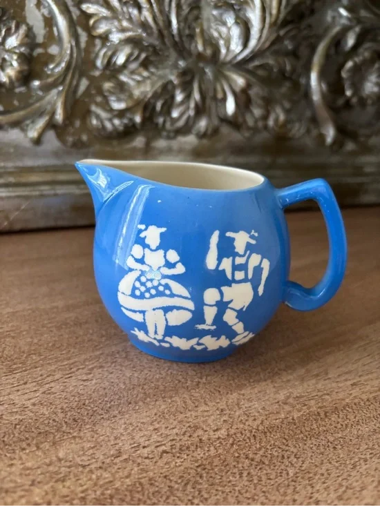 Blue Czechoslovakian Ditmar Urbach Peasant Bavarian Dancer Creamer 1201/c