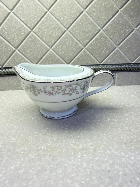Noritake Edgewood 5807 Creamer