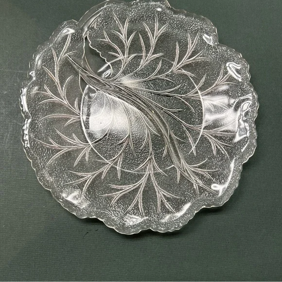 Indiana Glass Pebble Leaf Clear Frosted Divided‎ 10” Relish dish entertaining