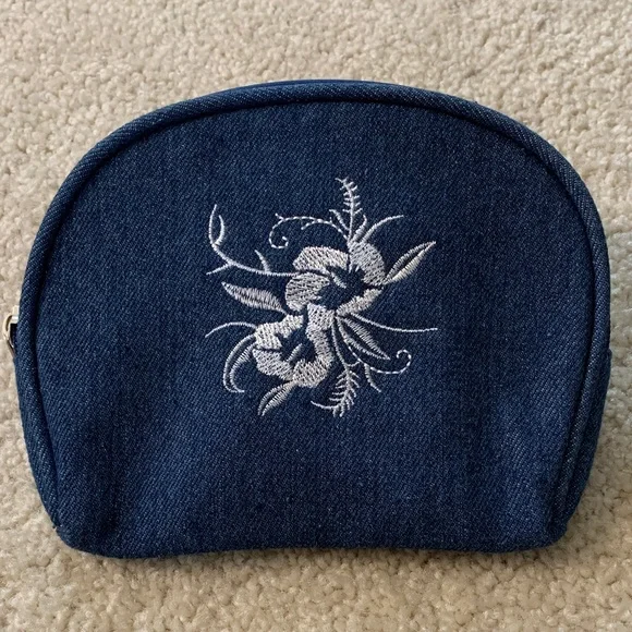 Denim & White Embroidered Floral Pouch – NWOT – Makeup/Travel Bag – Cute & Clean