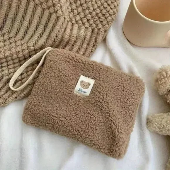 Chic Bear-Themed Plush Makeup Bag