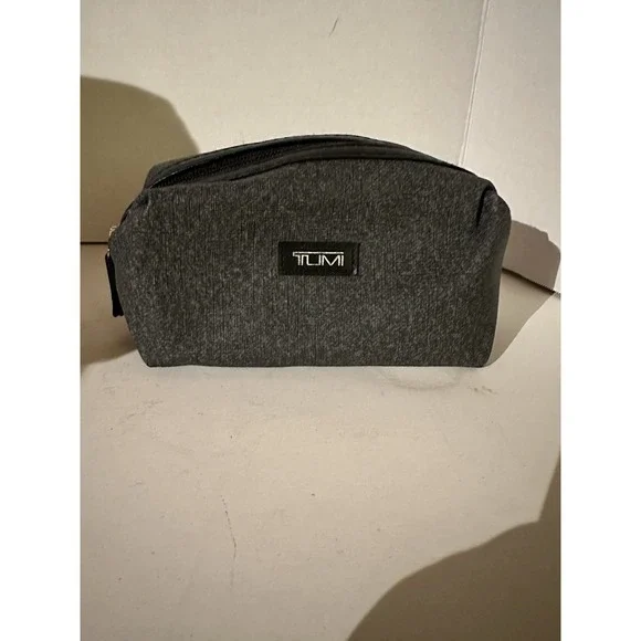 TUMI for DELTA AIRLINES amenity kit Gray Soft  bag travel cosmetic case EC