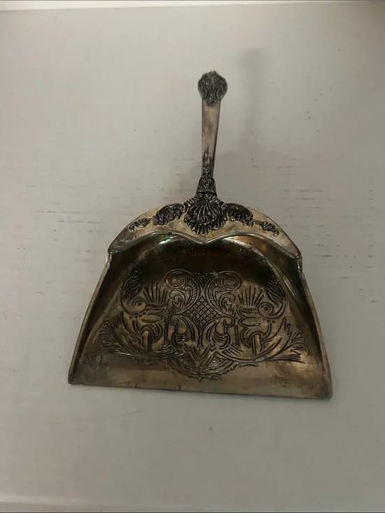 Godinger Silver Ornate Serving Dustpan