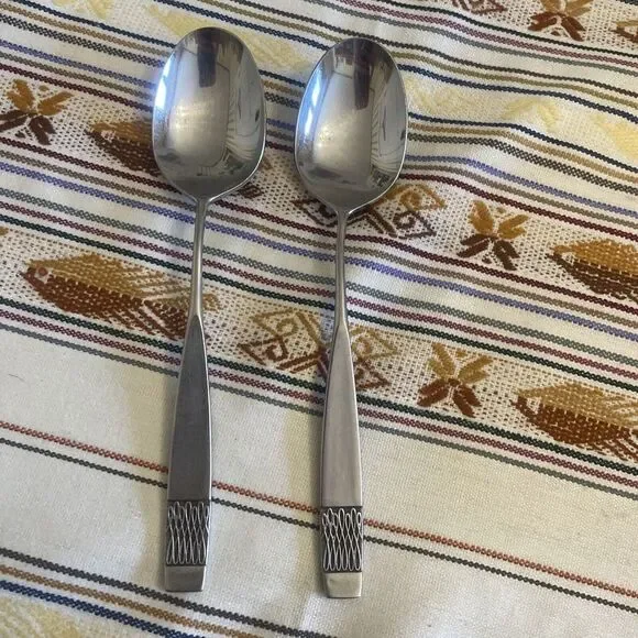 Pair Of Utica Uti137 Soup Spoons‎