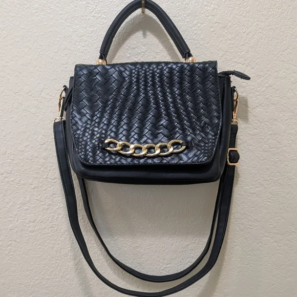 Darcy Marks London Woven Cross Body Bag With Top Handle & Gold Accent Chain