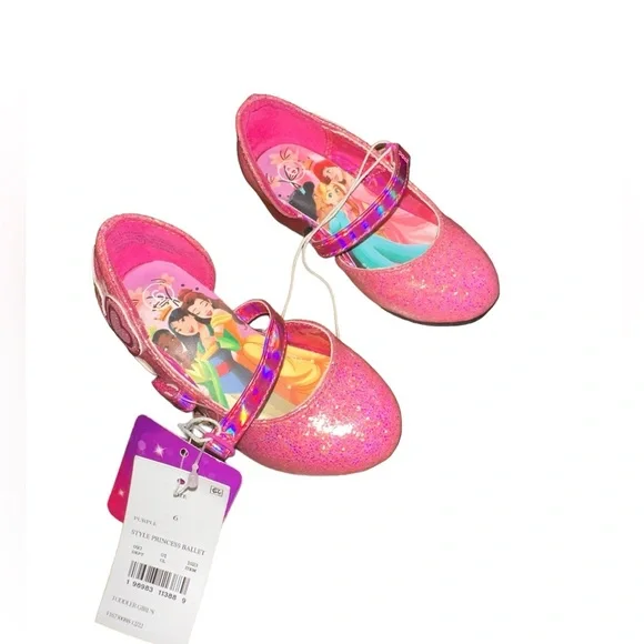 Disney Princess shoes‎ size 6 NWT
