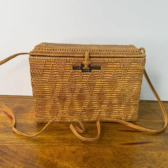 Vintage Woven Straw Grass Hawaiian Purse Crossbody