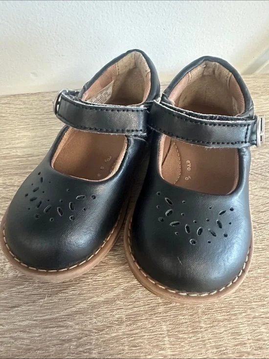 Stride Rite Mary Jane Dress Shoe 6 Mara