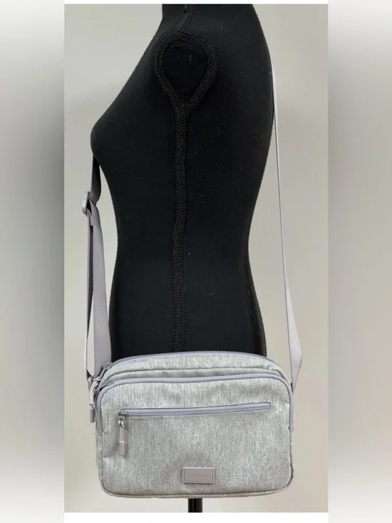 Vera Bradley Women’s Gray Adjustable Strap Multi-Compartment Crossbody Bag