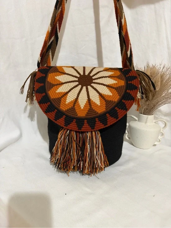Waitusu Handmade Wayuu Crochet Crossbody Bucket Bag Boho Woven With Lid Tassel