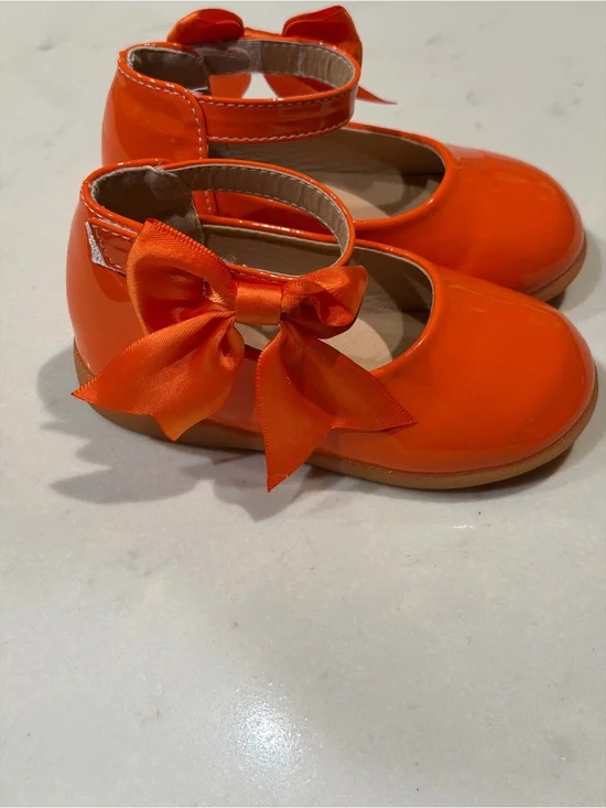 Kids Orange Patent Mary Jane Shoes with Bow