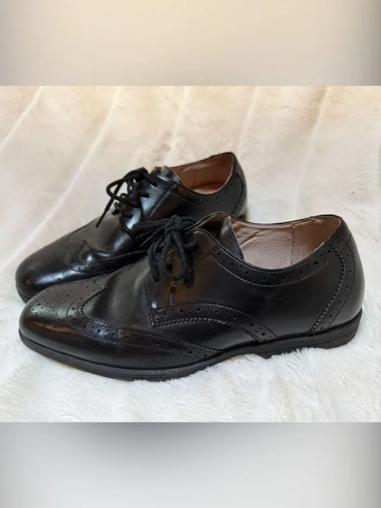 Florsheim Black Leather Brogue Lace-Up Oxfords