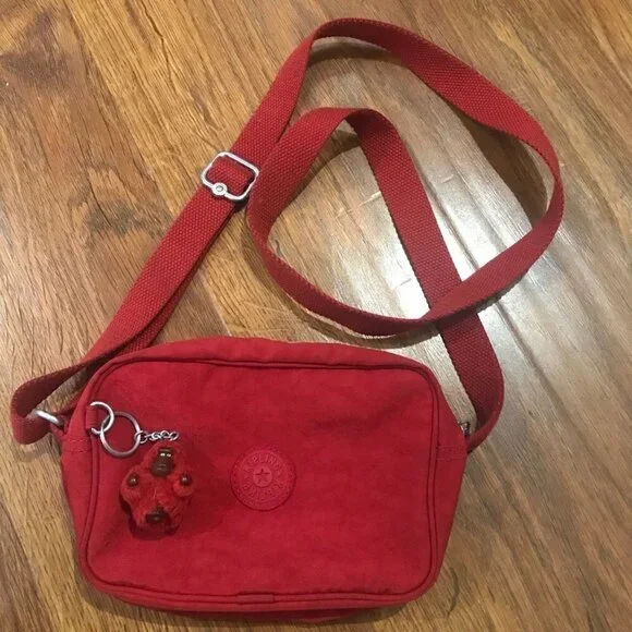 Kipling Dee crossbody bag with keychain