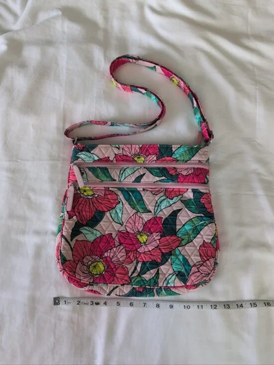 Vera Bradley Crossbody -- Floral Print