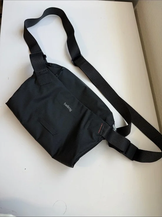 Bellroy Black lite sling mini - 4L