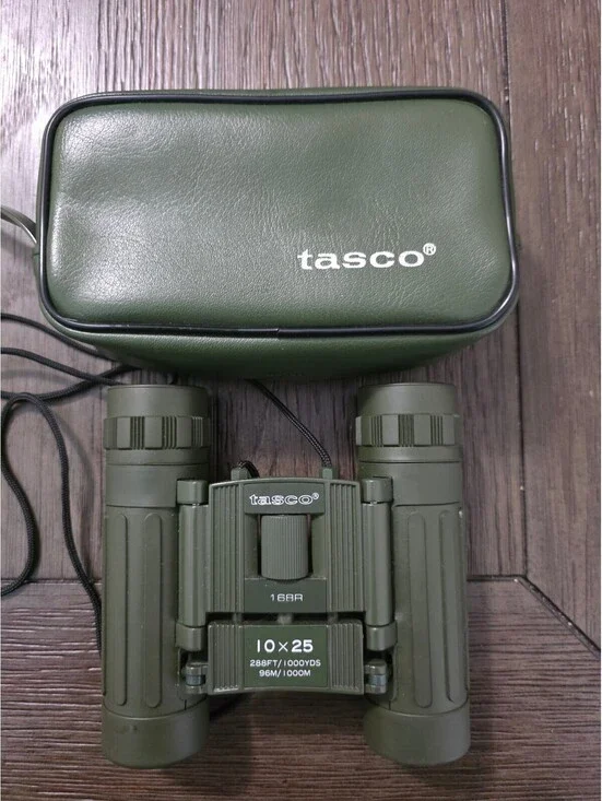 Tasco 10x25 Compact Binoculars with Carrying Case