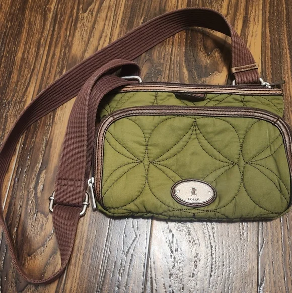 Fossil Key-Per Green Quilted Leather Trim Crossbody Bag NICE!