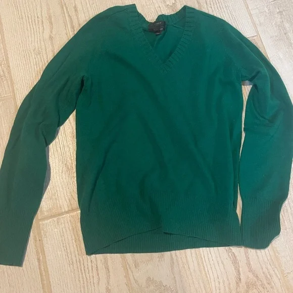 Women’s medium v neck J. Crew green sweater