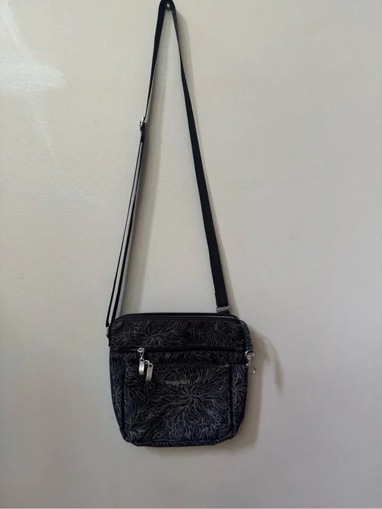 Baggallini Crossbody Shoulder Bag - Black Floral Pattern