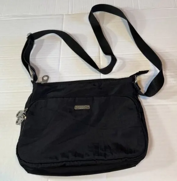Baggallini Crossbody Bag Black Adjustable Strap Pockets Purse