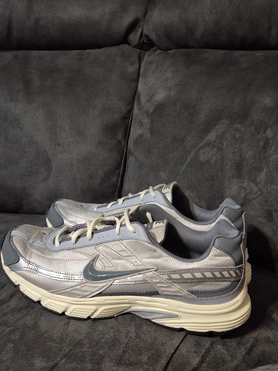 Nike Men’s Silver and Gray Athletic Running Sneakers
