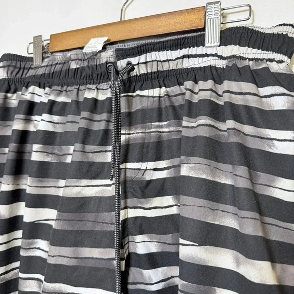 Nike Mens Board Shorts XL Black Grey Striped Swim Trunks NESS9462-001