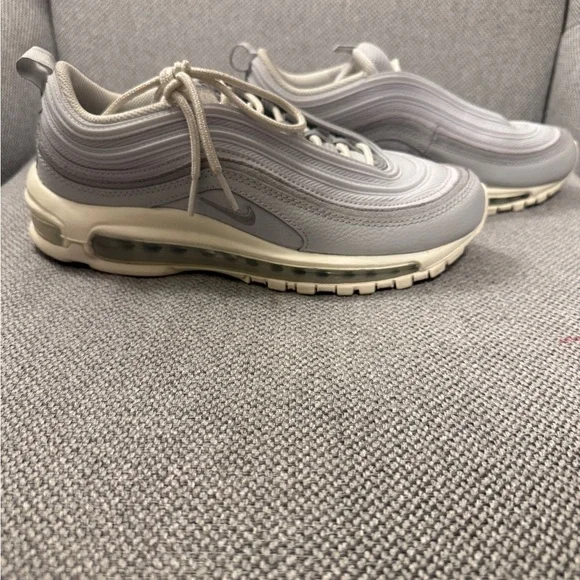 Nike women’s 9/Men’s 7.5 Air Max 97 SE Pure Platinum Wolf Grey Sneakers
