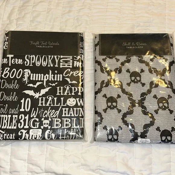 🆕2 Oblong Halloween Tablecloths