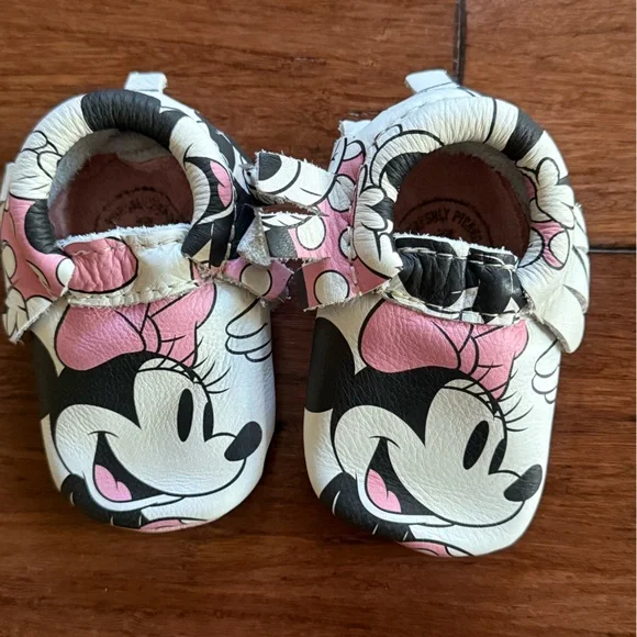 Minnie Freshly Picked Moccasins- Pink and Black