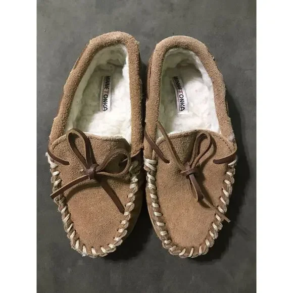 Minnetonka Moccasin Slippers Tan Suede Faux‎ Fur Lined Kids Size 13