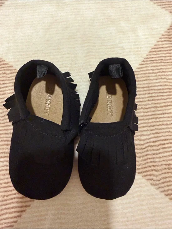 Old Navy Black Kids Fringe Moccasins