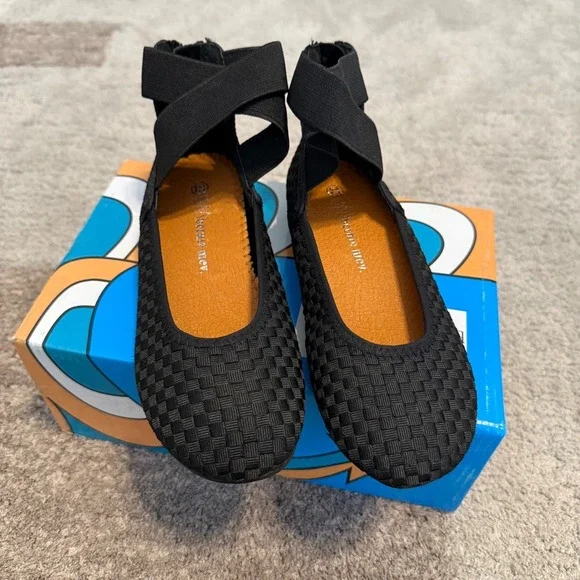 Bernie Mev Monica K Kids Black Elastic Ankle‎ Strap Ballet Flats Size 32 Kids 1