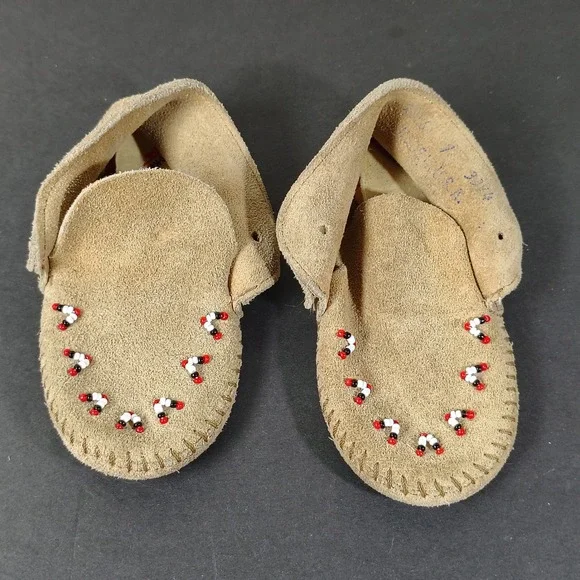 Minnetonka Moccasins Toddler Size 7 Tan Suede Beaded Vintage Slip On Shoes