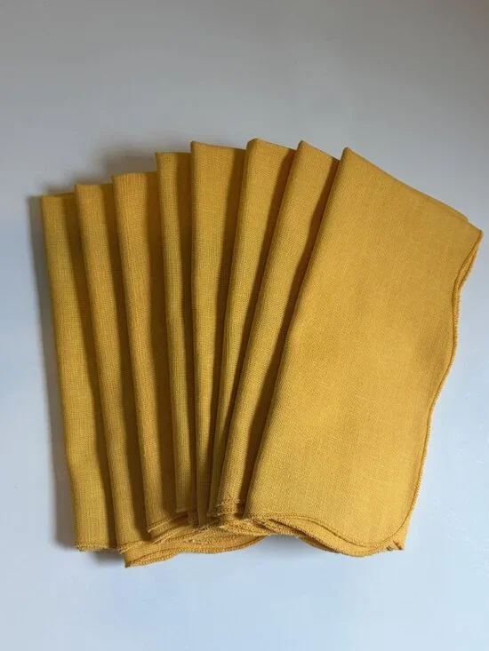 Set 8 Mustard Yellow Linen Cloth Napkins Scalloped Dinner Party Fall Tablescape