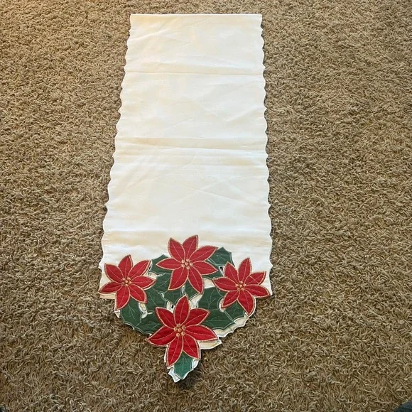 Christmas Poinsettia‎ Table Runner White Gold Embroidered Holly 68 Inch Holiday