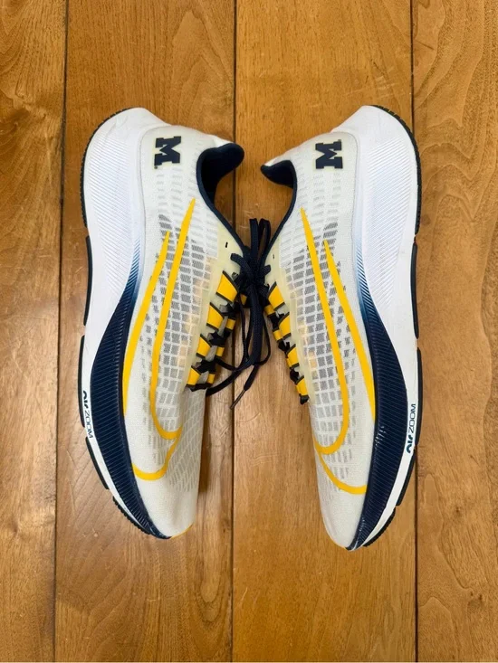Nike Air Zoom Pegasus 37 Michigan Wolverines Running Shoes Men’s Size 12