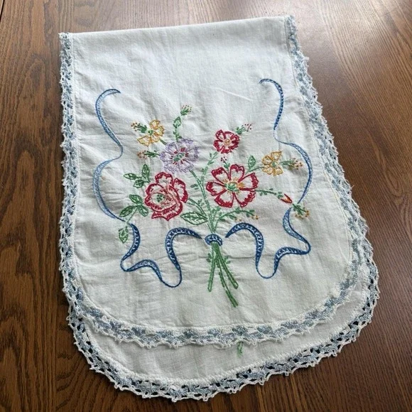 Vtg Hand-Embroidered Floral Linen Table Runner With Lace Tatted Edging 36