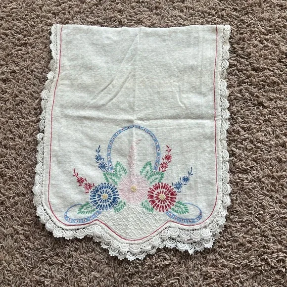 Vintage Hand Embroidered Linen Table Runner Floral Lace Trim Cottagecore 42 Inch
