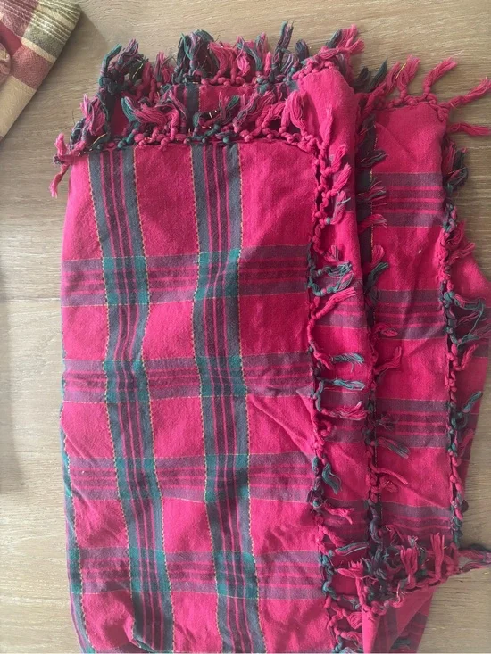 Red Plaid Fringe tablecloth
