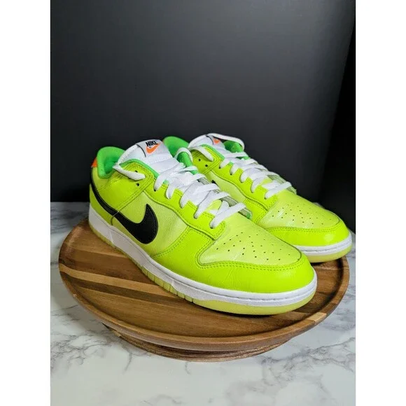 Nike DunkNike Dunk Low SE Volt Black Total Orange lFJ4610 702  Mens Size 12