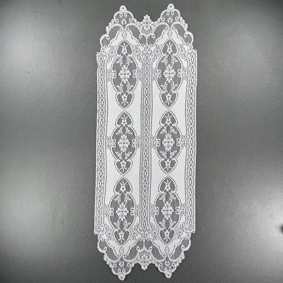 VTG White Lace Table Runner Floral Scalloped 40x14 Cottagecore Victorian Decor