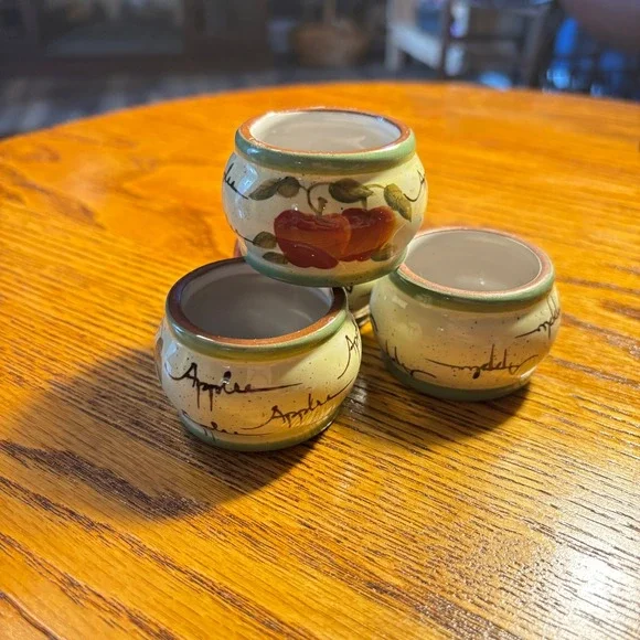 Vintage Ceramic Apple Napkin Rings Set of 4 Farmhouse Country Kitchen Decor